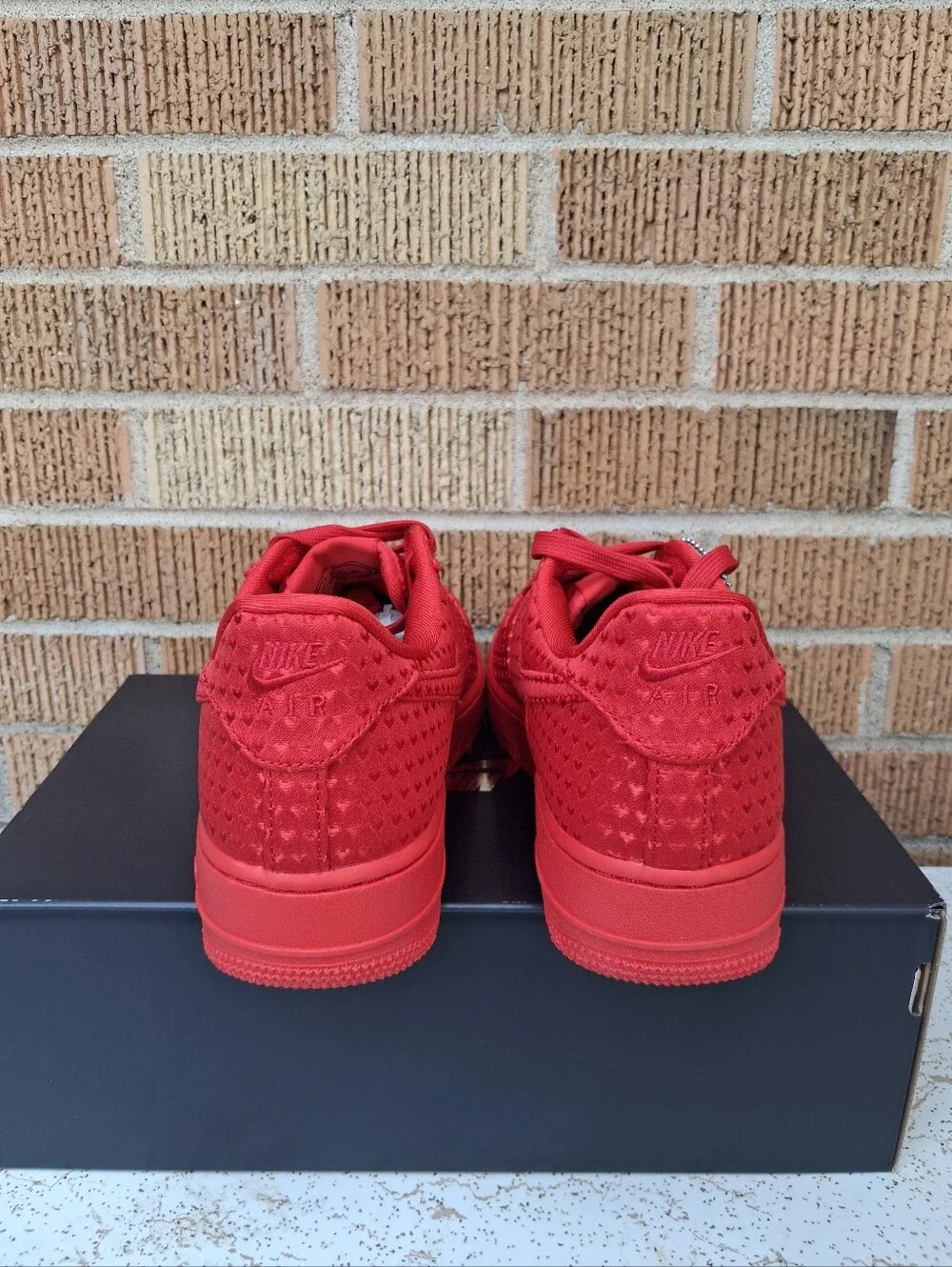 NEW Air Force 1 '07 LOW SE Women Sz 9 University Red/University Red